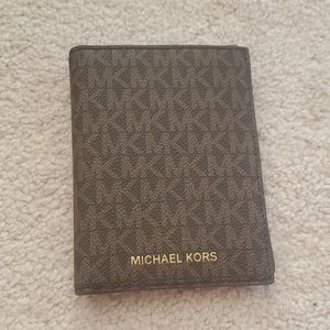 Michael kors passport wallet